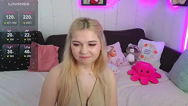 Snapshot of Kate_Legend chatting on 02.27.25 Kate Legend online show from 02.27.25