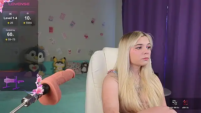 Snapshot of Kate_Legend chatting on 10.29.25 Kate Legend online show from 10.29.25