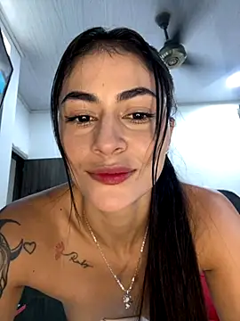 Snapshot of emilie_xx_ chatting on 09.29.25 emilie xx online show from 09.29.25