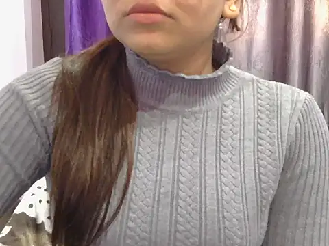 Snapshot of cutie-taara chatting on 02.15.25 cutie-taara online show from 02.15.25
