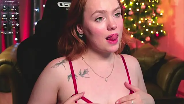 Snapshot of Kari_Lunna chatting on 12.29.24 Kari Lunna online show from 12.29.24
