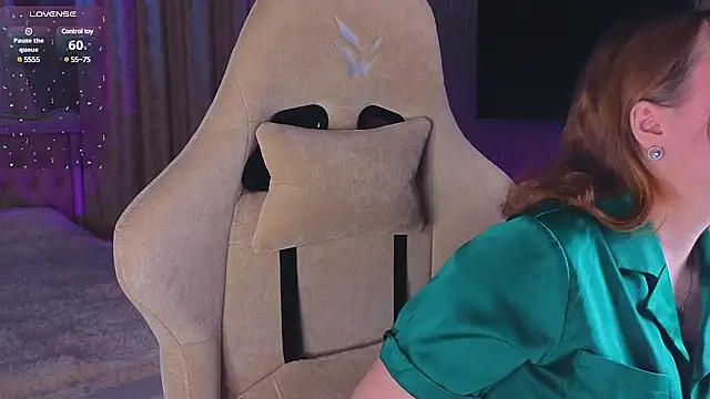 Snapshot of Kari_Lunna chatting on 01.15.25 Kari Lunna online show from 01.15.25