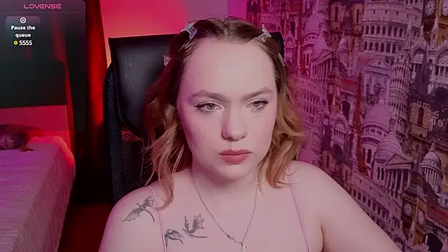 Snapshot of Kari_Lunna chatting on 02.08.25 Kari Lunna online show from 02.08.25