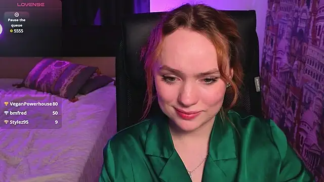 Snapshot of Kari_Lunna chatting on 02.16.25 Kari Lunna online show from 02.16.25