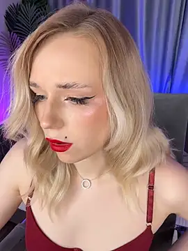 Snapshot of Eva_Millss chatting on 02.15.25 Eva Millss online show from 02.15.25