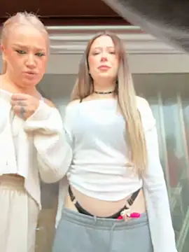 Snapshot of Eva_Millss chatting on 11.09.25 Eva Millss online show from 11.09.25