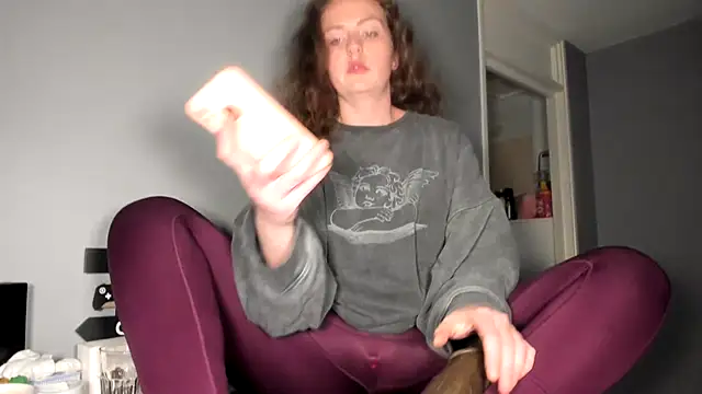 ENGLISHEMILY 69 online show from 03.04.25