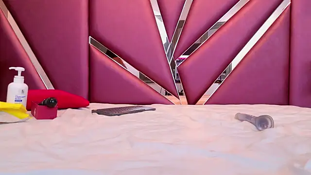 RebecaRelish online show from 02.06.25