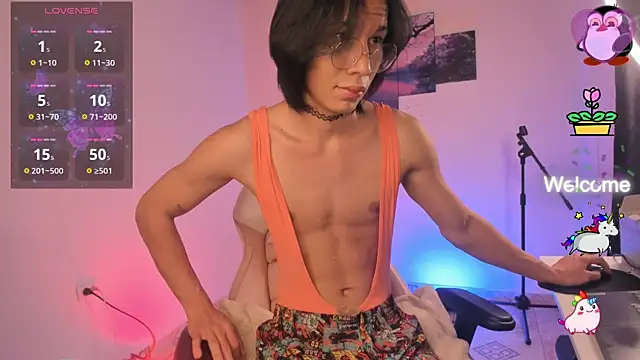 Snapshot of odelei chatting on 02.15.25 odelei online show from 02.15.25