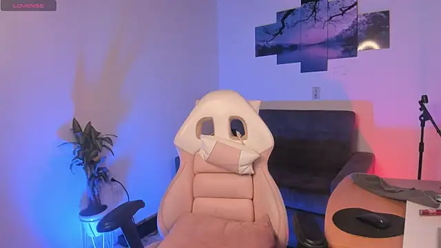 Snapshot of odelei chatting on 03.08.25 odelei online show from 03.08.25