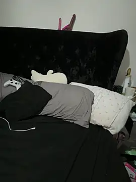 Snapshot of curvybabesx1 chatting on 12.12.24 curvybabesx1 online show from 12.12.24