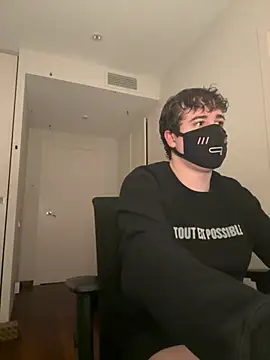 Snapshot of Your_femboy24 chatting on 01.15.25 Your femboy24 online show from 01.15.25