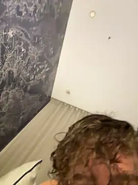 Snapshot of Your_femboy24 chatting on 10.15.25 Your femboy24 online show from 10.15.25