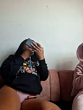 Snapshot of DANIELA_MICHEL chatting on 12.19.24 DANIELA MICHEL online show from 12.19.24