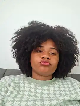 Snapshot of DANIELA_MICHEL chatting on 02.06.25 DANIELA MICHEL online show from 02.06.25