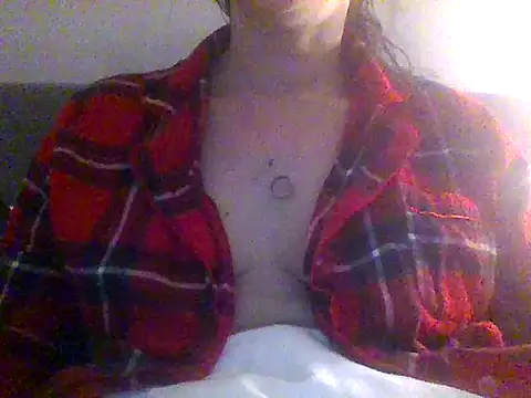 Snapshot of Fiesty_findom40 chatting on 12.12.24 Fiesty findom40 online show from 12.12.24