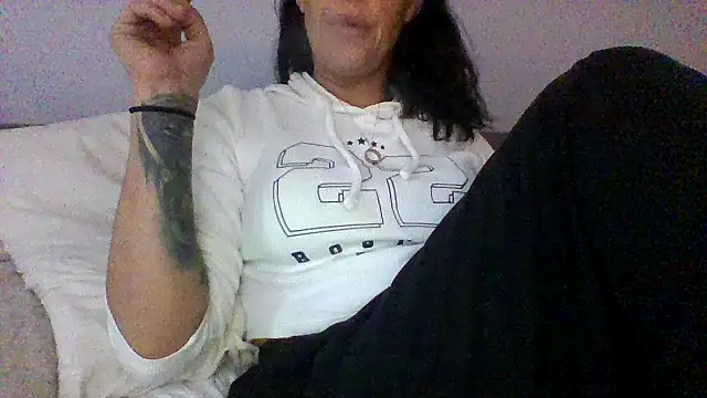 Snapshot of Fiesty_findom40 chatting on 12.17.24 Fiesty findom40 online show from 12.17.24