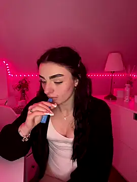 Snapshot of AdelinaAlia chatting on 09.23.25 AdelinaAlia online show from 09.23.25