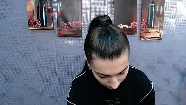 KarolinaRosse  online show from 01.24.25