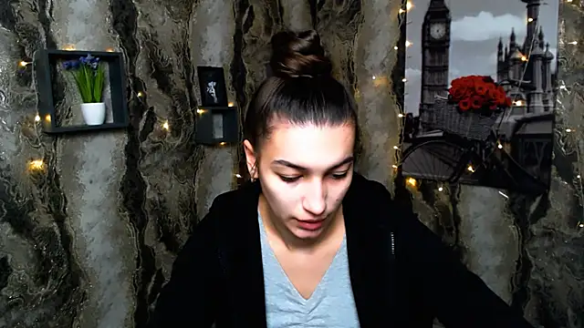 KarolinaRosse  online show from 02.18.25