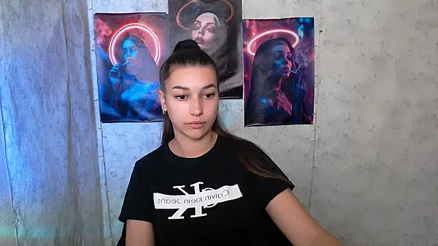 KarolinaRosse  online show from 10.14.25