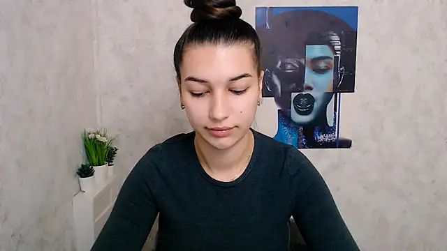 KarolinaRosse  online show from 11.19.25