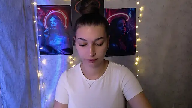 KarolinaRosse  online show from 12.05.25