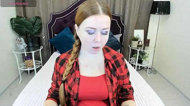 Snapshot of BettyBloom69 chatting on 12.02.24 BettyBloom69 online show from 12.02.24
