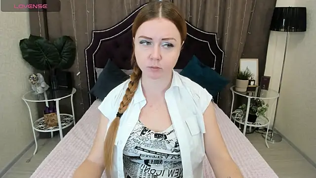 Snapshot of BettyBloom69 chatting on 12.03.24 BettyBloom69 online show from 12.03.24