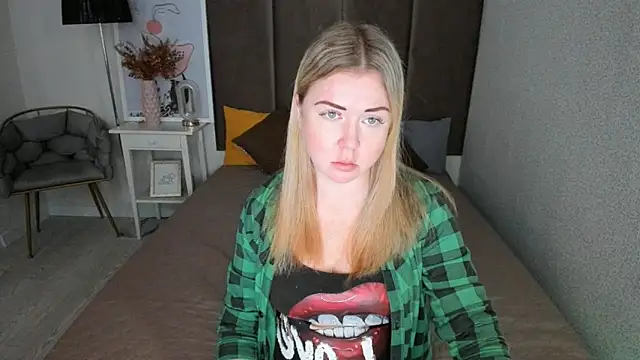 BettyBloom69 online show from 11.24.25