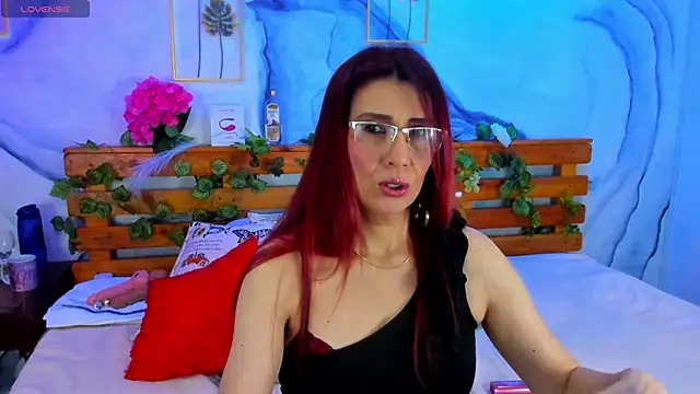 Snapshot of Perla_Franco chatting on 02.04.25 Perla Franco online show from 02.04.25