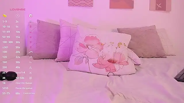 Snapshot of Mia_Heartt chatting on 03.05.25 Mia Heartt online show from 03.05.25