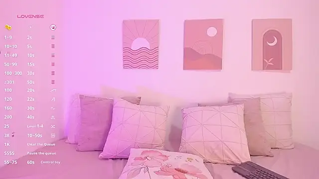 Snapshot of Mia_Heartt chatting on 03.15.25 Mia Heartt online show from 03.15.25