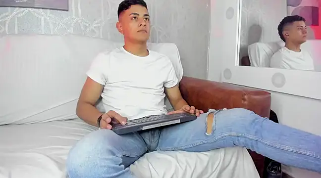 Snapshot of Lucii_fer_ chatting on 02.23.25 Lucii fer online show from 02.23.25