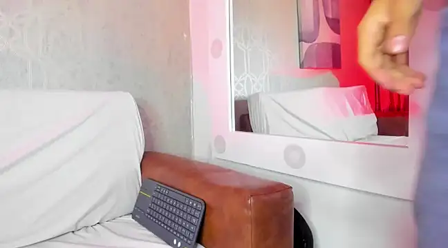 Snapshot of Lucii_fer_ chatting on 03.07.25 Lucii fer online show from 03.07.25