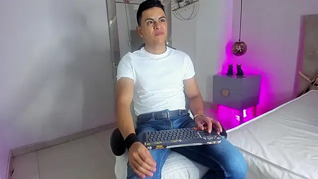 Lucii fer  online show from 11.20.25