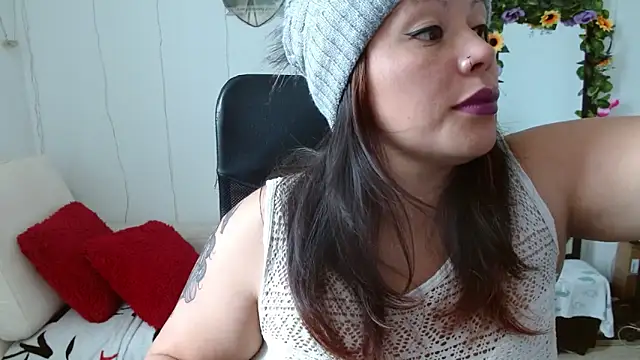 miss evoleth2 online show from 11.24.25