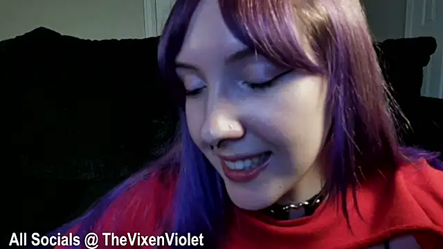 Snapshot of thevixenviolet chatting on 12.12.24 thevixenviolet online show from 12.12.24