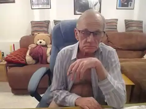 Snapshot of Ferret7777 chatting on 02.01.25 Ferret7777 online show from 02.01.25