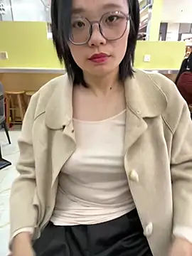 Snapshot of Bella0815 chatting on 03.12.25 Bella0815 online show from 03.12.25