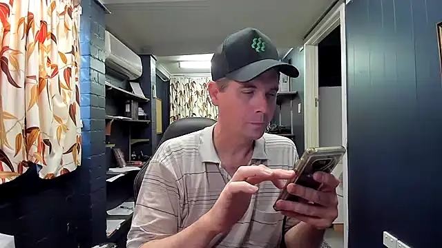 Snapshot of tilobinder chatting on 12.07.24 tilobinder online show from 12.07.24