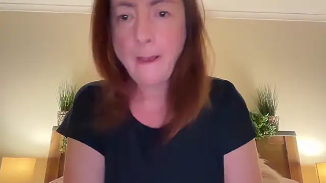 Snapshot of LouiseTswing chatting on 12.10.24 LouiseTswing online show from 12.10.24