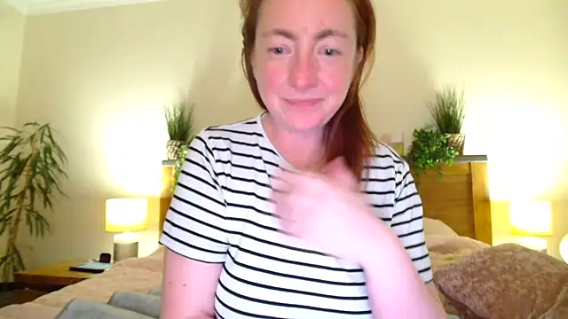 Snapshot of LouiseTswing chatting on 03.13.25 LouiseTswing online show from 03.13.25