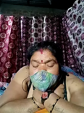 Snapshot of Hot_Falguni chatting on 02.04.25 Hot Falguni online show from 02.04.25