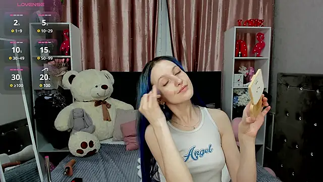 MiaKarlos online show from 02.28.25