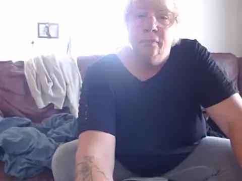 canadiancougar1965 online show from 09.21.25