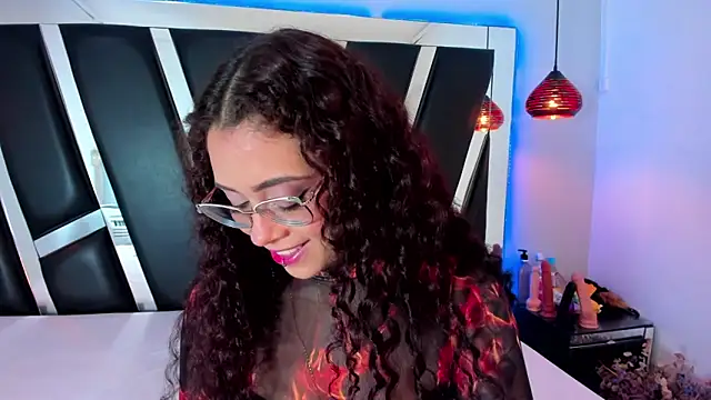 Snapshot of antonelllepiercee chatting on 03.14.25 antonelllepiercee online show from 03.14.25