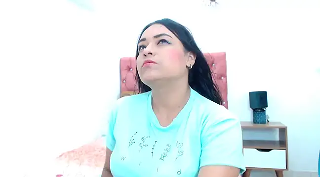 Snapshot of samanthaPuxy chatting on 01.22.25 samanthaPuxy online show from 01.22.25