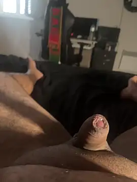 Snapshot of Miguel_zv chatting on 10.10.25 Miguel zv online show from 10.10.25