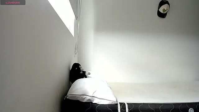 gracekelly12 online show from 11.28.25